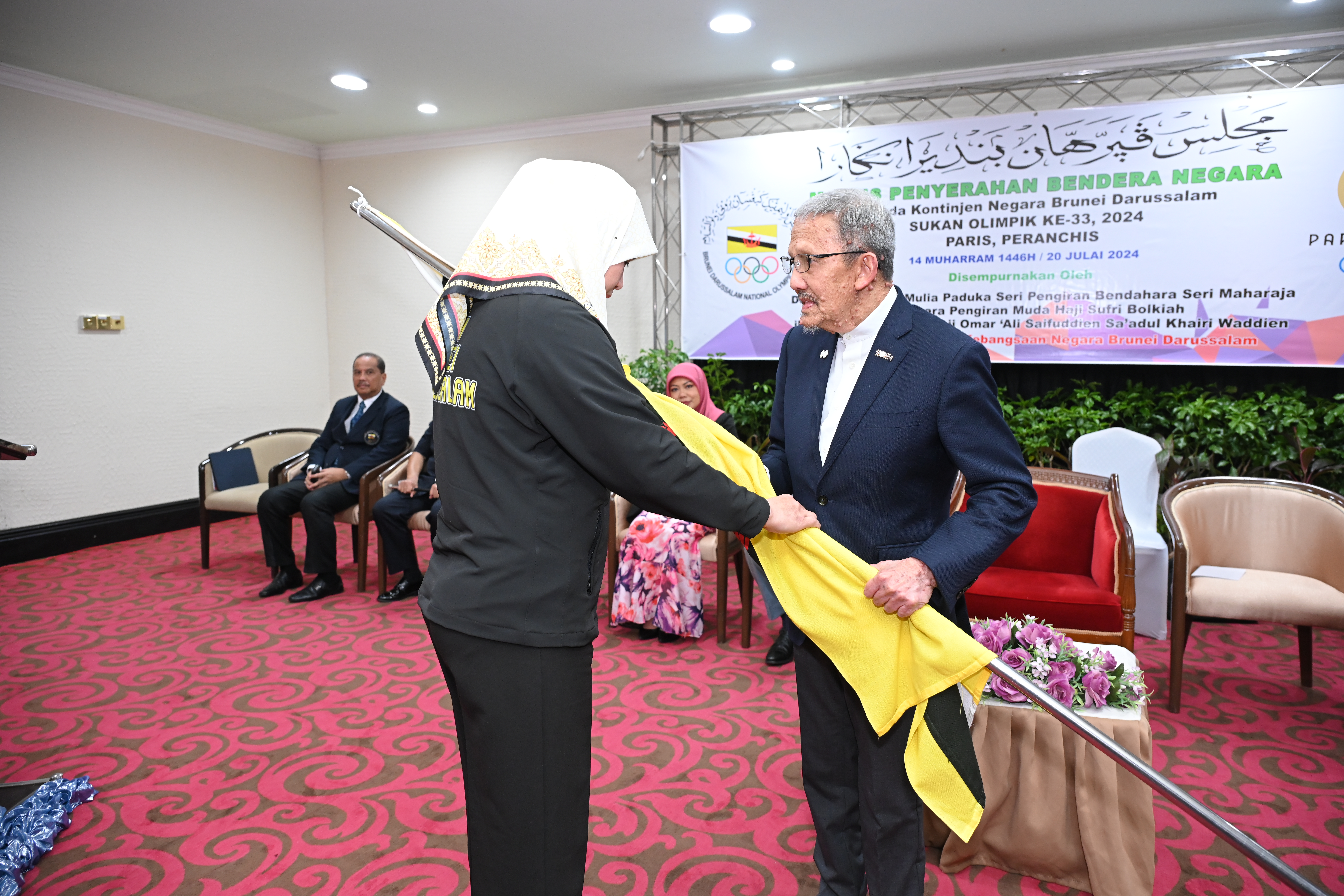 20072024_MAJLIS PENYERAHAN BENDERA SUKAN OLIMPIK KE-33 (12).JPG